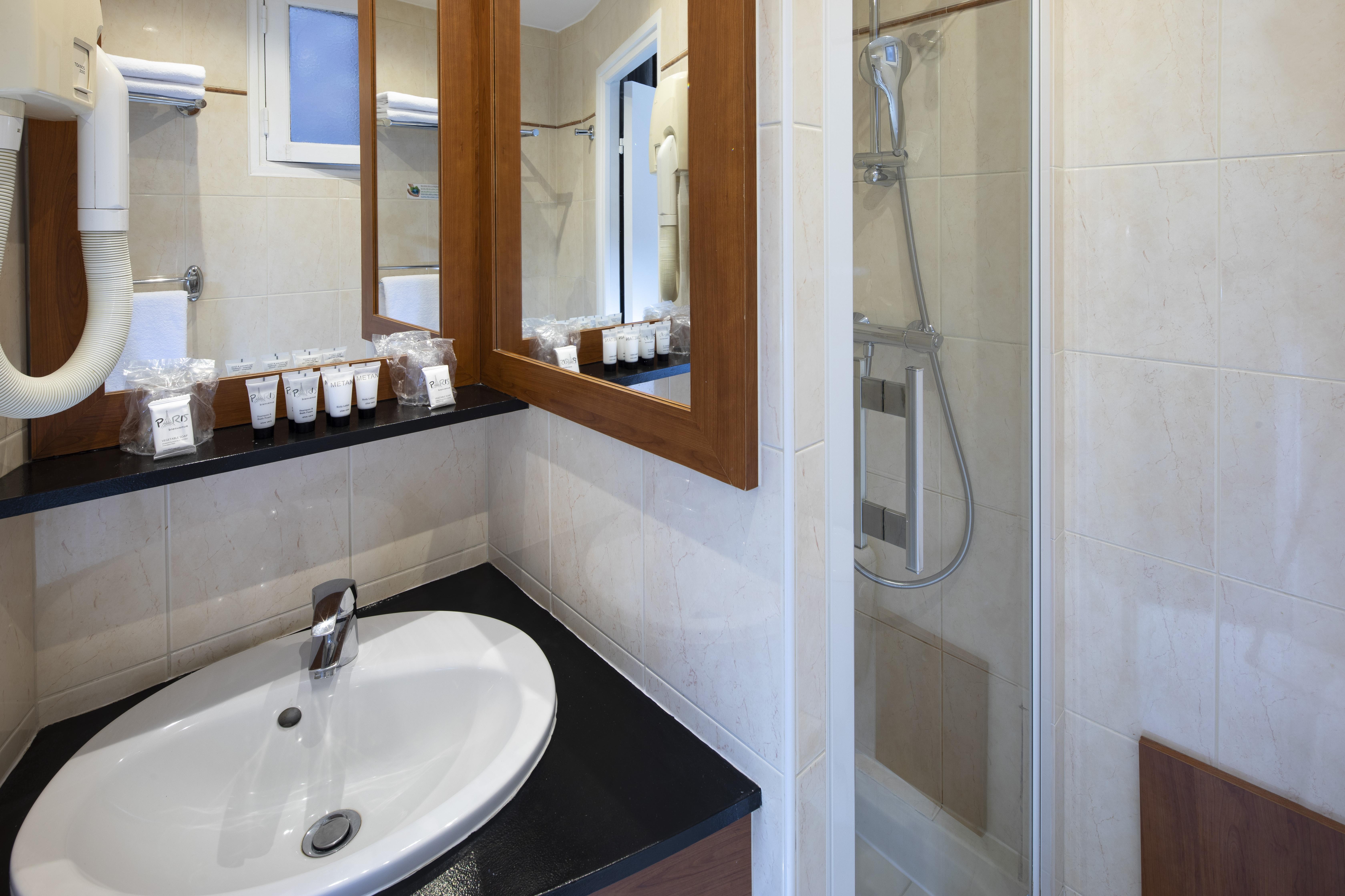 פריז Hotel De Geneve מראה חיצוני תמונה