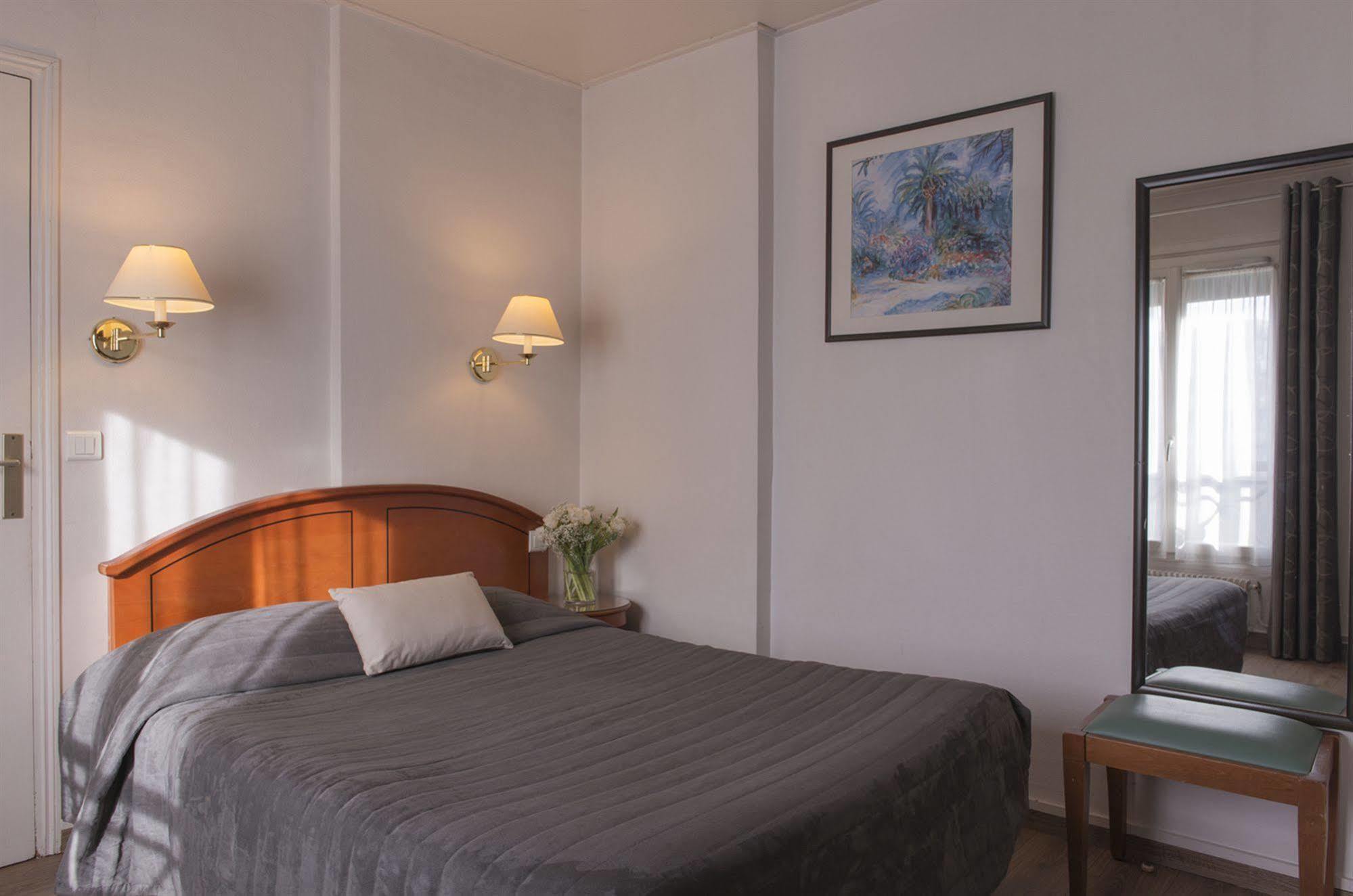פריז Hotel De Geneve מראה חיצוני תמונה