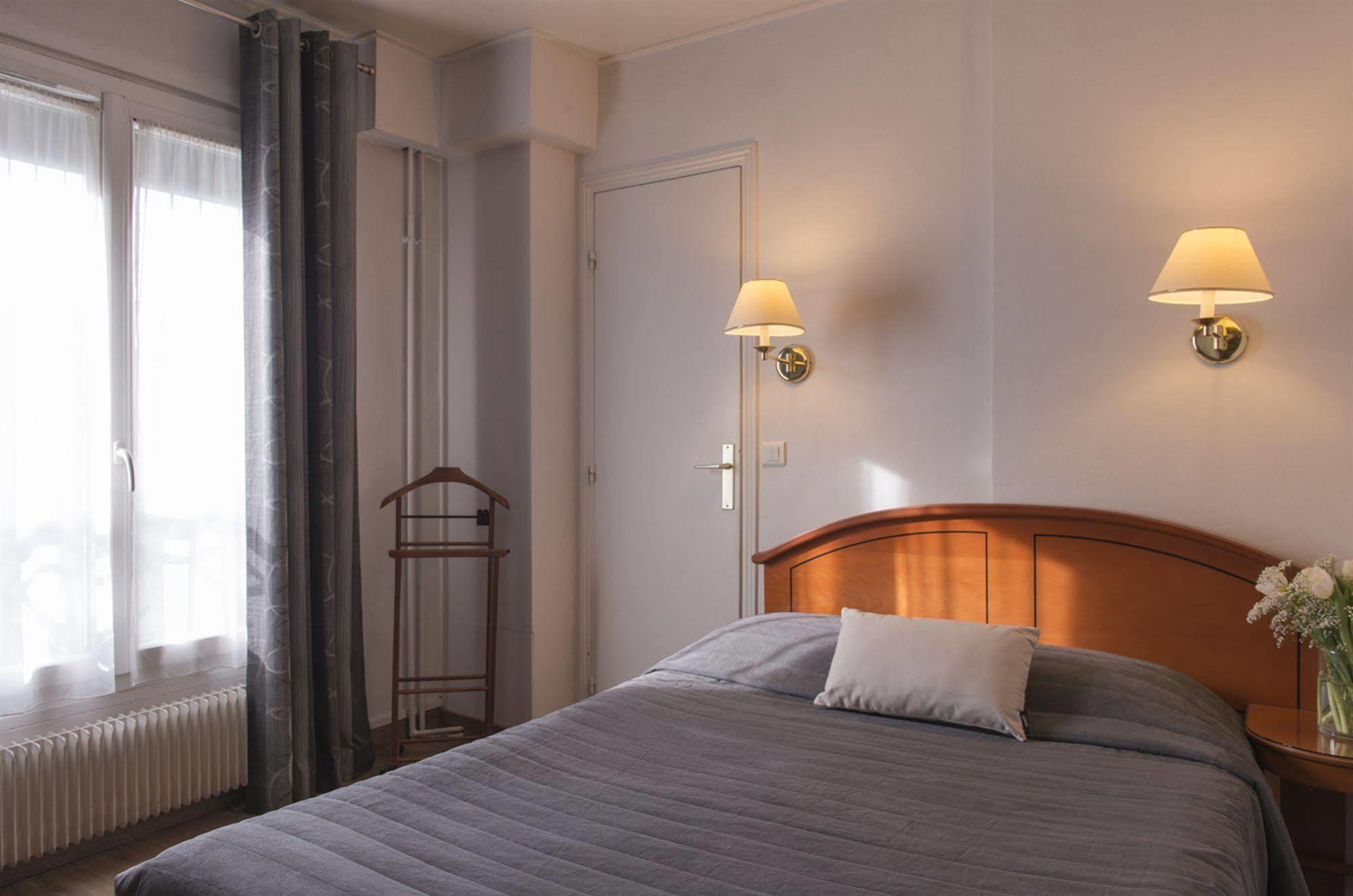 פריז Hotel De Geneve מראה חיצוני תמונה
